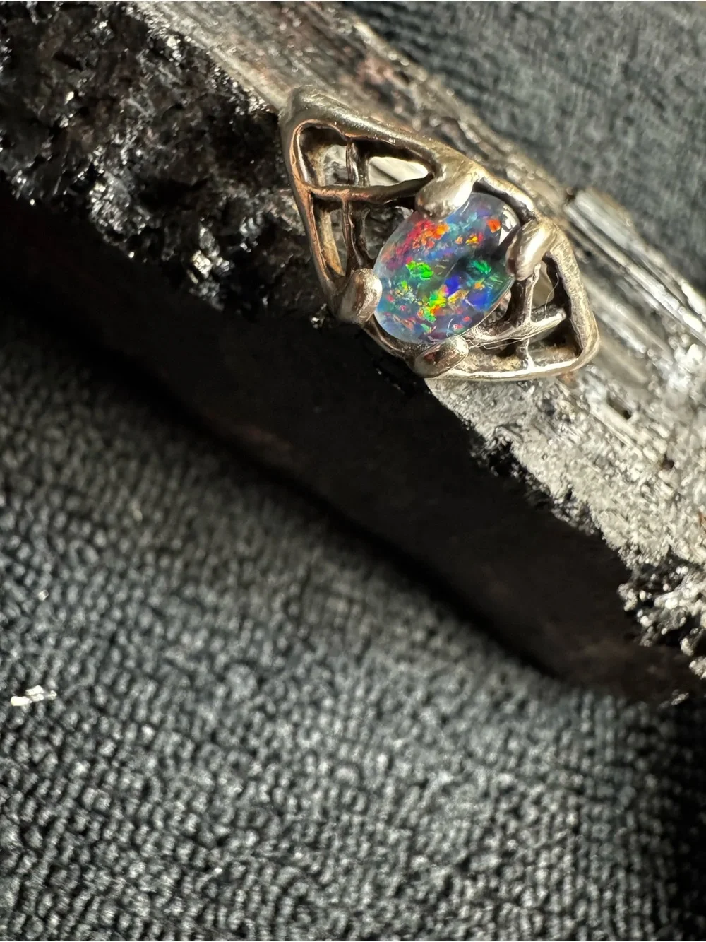 Vintage Sterling Silver Geometric Openwork Oval Fire Opal Ring
